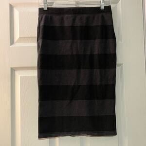 3/$24 || Old Navy Black & Gray Striped Skirt - Size XS